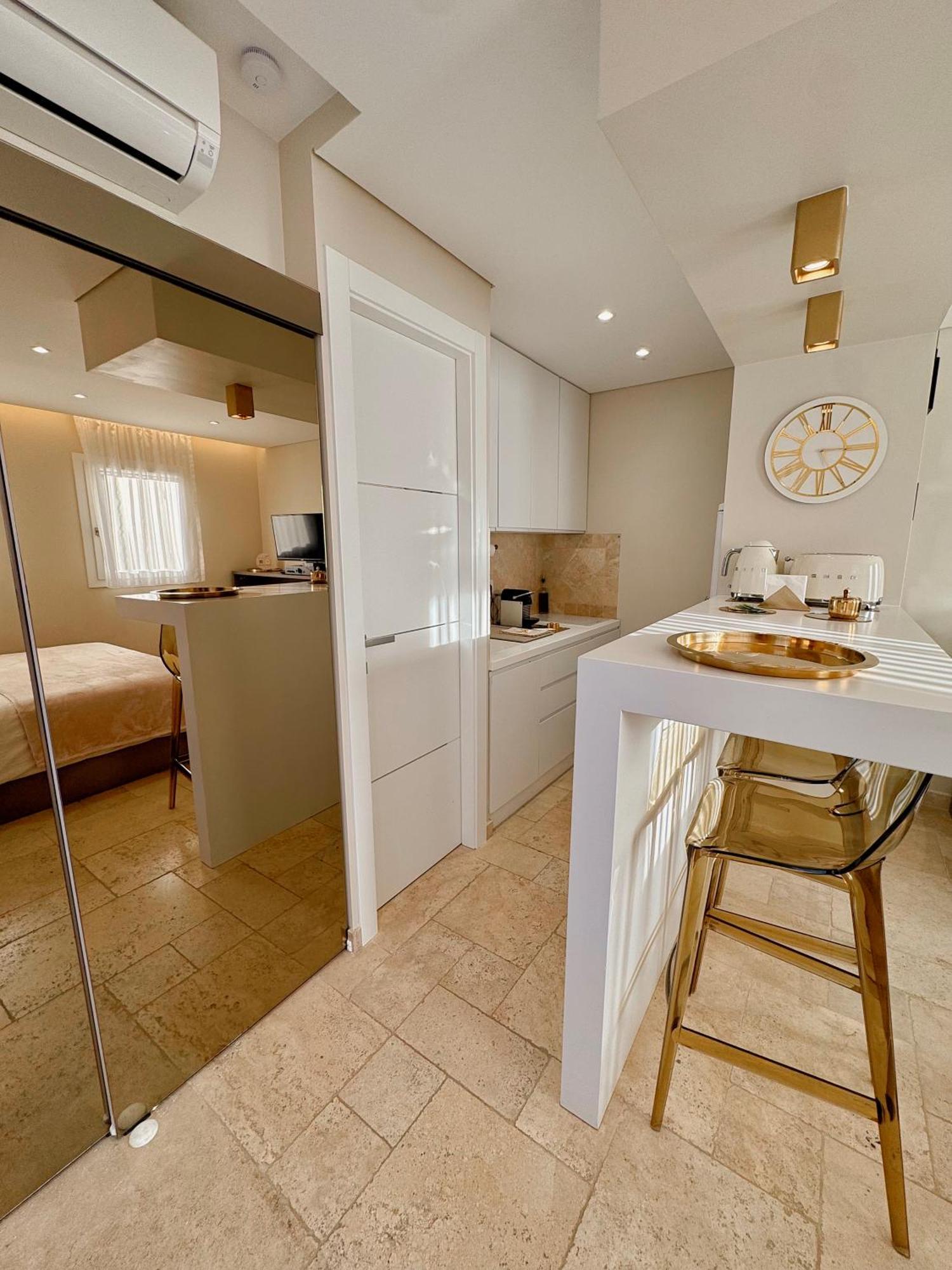 Studio Climatise, Terrasse, Parking Prive, 50M De La Plage Saint-Tropez Luaran gambar